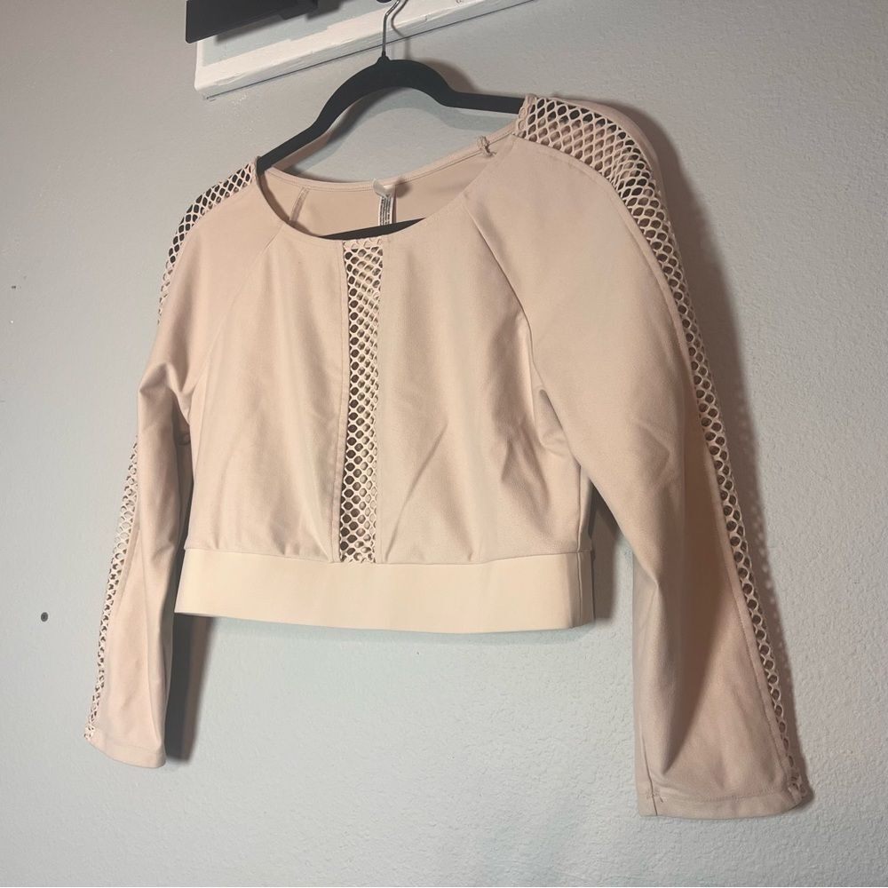 Victoria Sport Long Sleeve Athletic Crop Top Crochet Detail Size Medium Tan